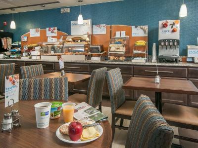Holiday Express & - Rivercenter Area By Ihg Hotel 3*